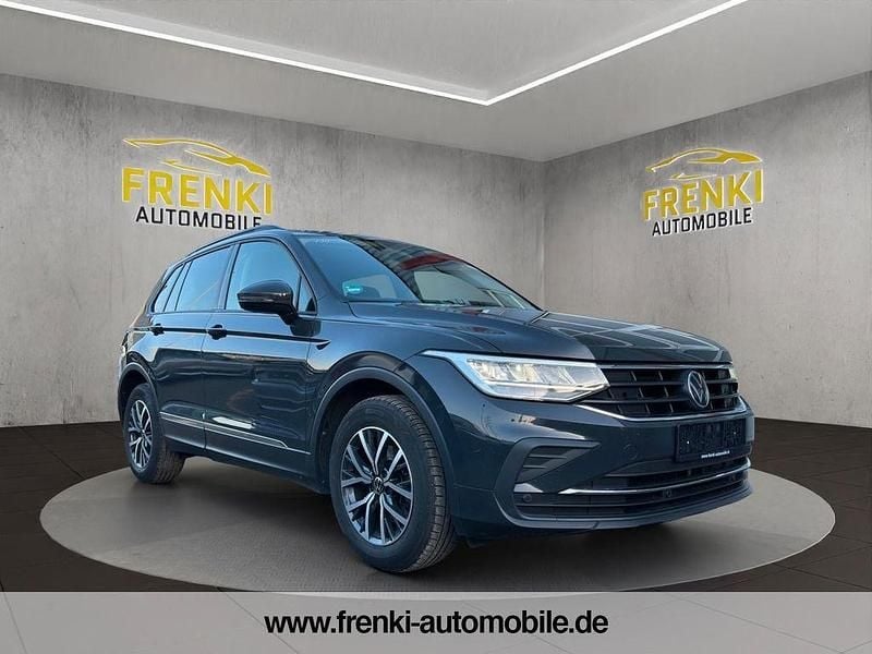 Grau Gebraucht 2022 VW Tiguan Life SUV | 20.999 € (Guter Preis) - Bild 1/4