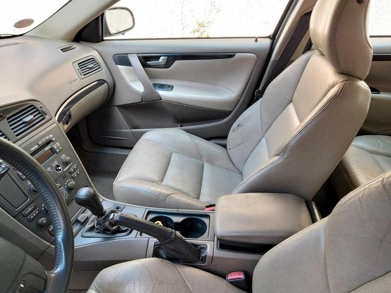 Blau Gebraucht 2002 Volvo V70 Kombi | 1.200 € (Superpreis) - Bild 1/4