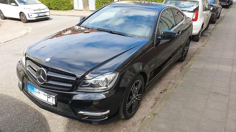 Schwarz Gebraucht 2014 Mercedes C220 Edition Coupé | 7.500 € - Bild 1/4