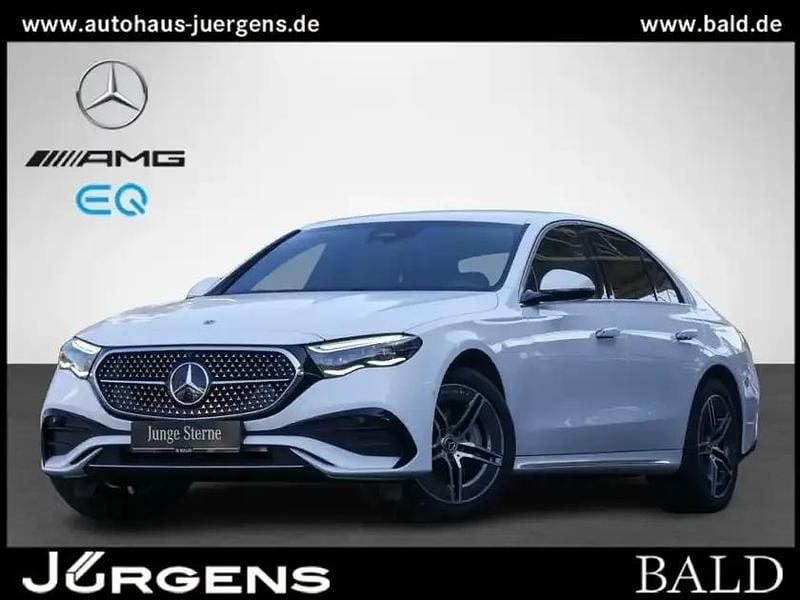Gebraucht Mercedes E300 AMG 313 PS (230 kW) 2024 Weiss polarweiss Limousine