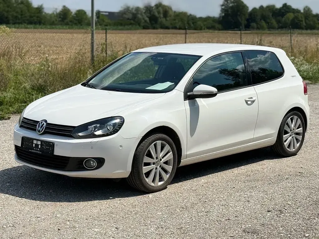 Gebraucht VW Golf VI Team 160 PS (117 kW) 2011 Weiß Kleinwagen