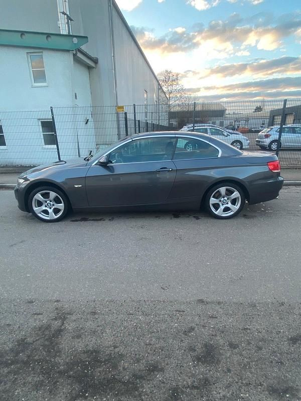 Gebraucht BMW 320 Cabriolet 170 PS (125 kW) 2007 Grau Cabrio