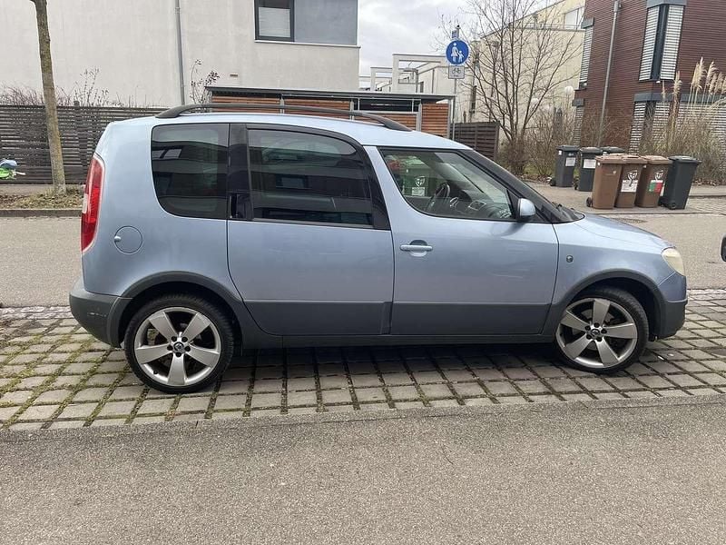 Blau Gebraucht 2007 Skoda Roomster Van / Kleinbus | 4.444 € (Etwas zu teuer) - Bild 1/4