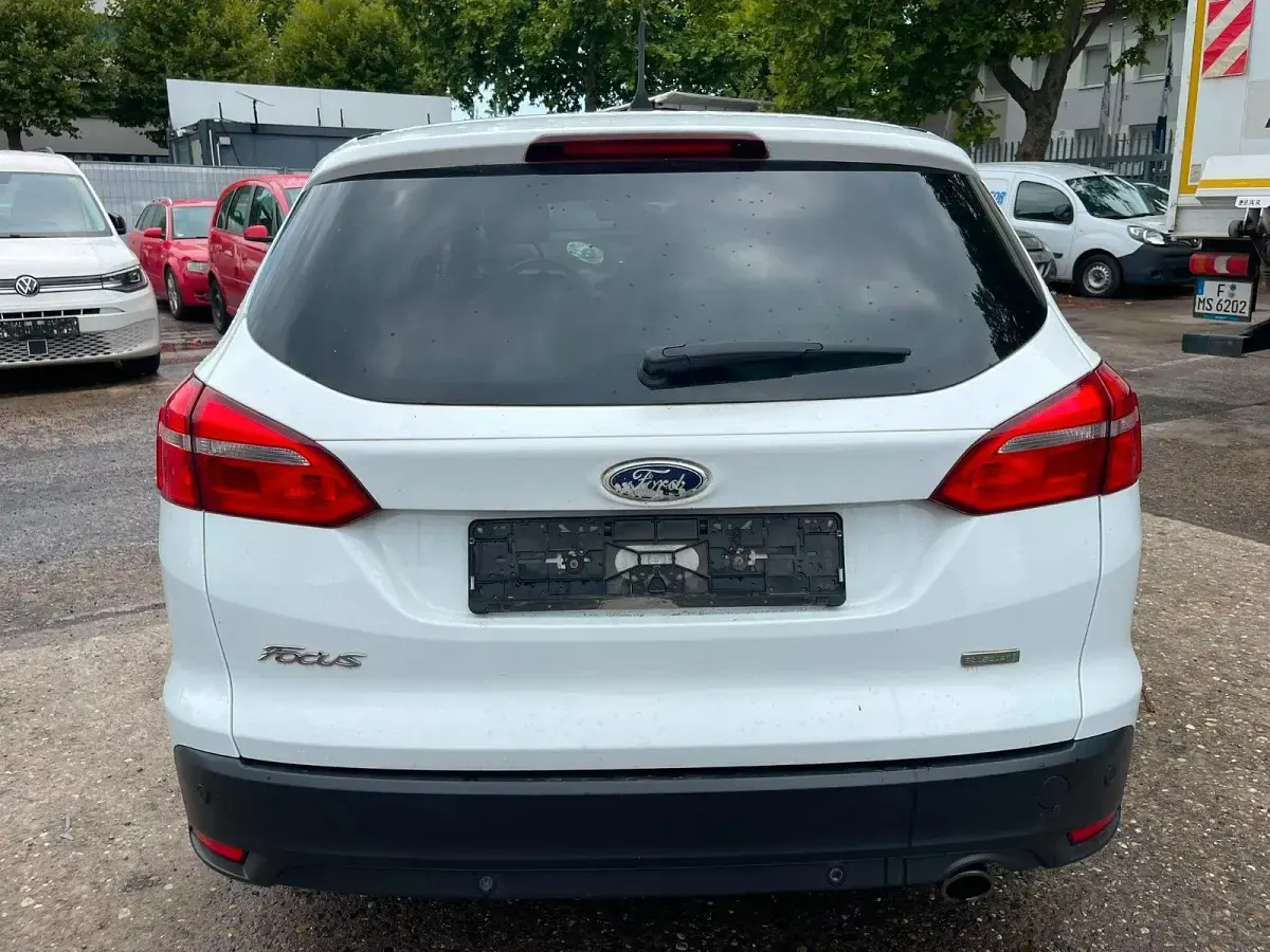 Gebraucht Ford Focus 150 PS (110 kW) 2015 Weiß Kombi