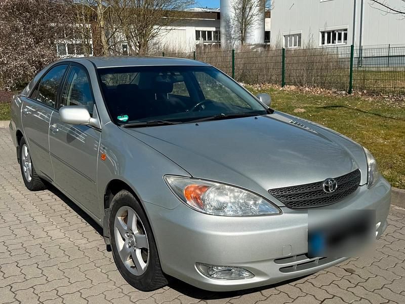 Gebraucht Toyota Camry 143 PS (105 kW) 2002 Gold Limousine