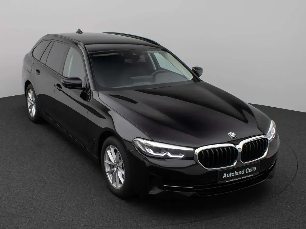 Gebraucht BMW 530 245 PS (180 kW) 2023 Schwarz 2668 Kombi
