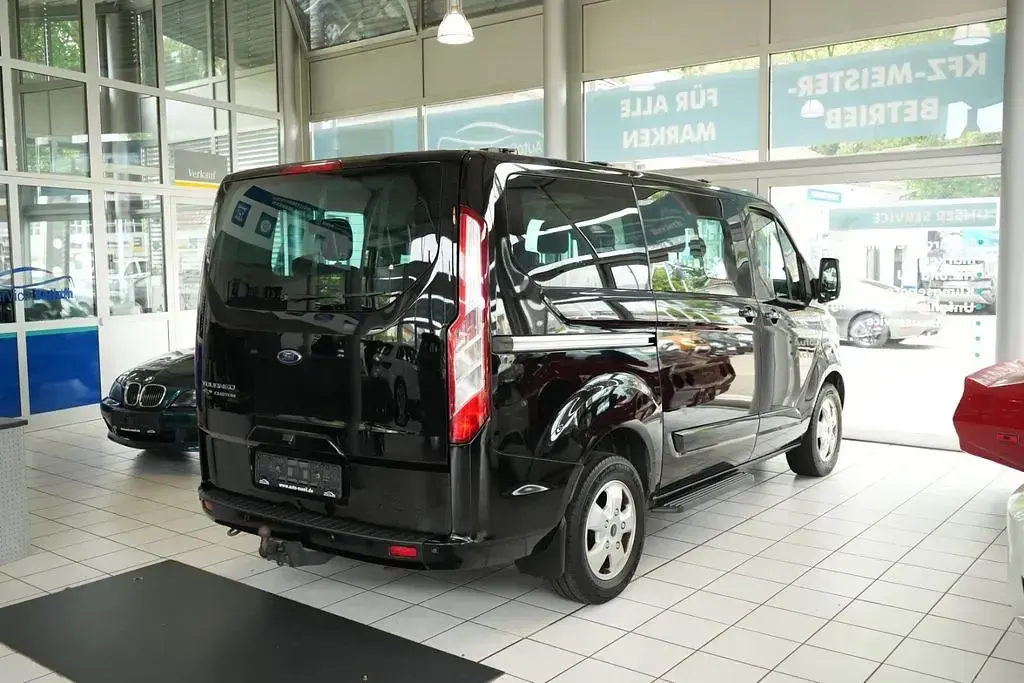 Gebraucht Ford Tourneo 170 PS (125 kW) 2016 Schwarz Kombi