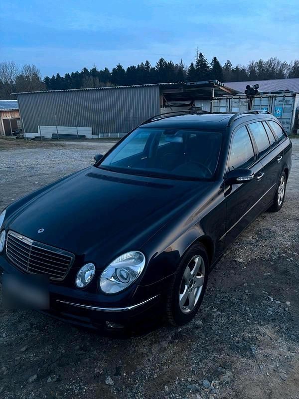 Gebraucht Mercedes E270 Avantgarde 177 PS (130 kW) 2005 Blau Kombi