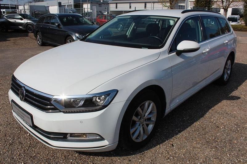 Gebraucht VW Passat Comfortline 150 PS (110 kW) 2017 Weiß Limousine