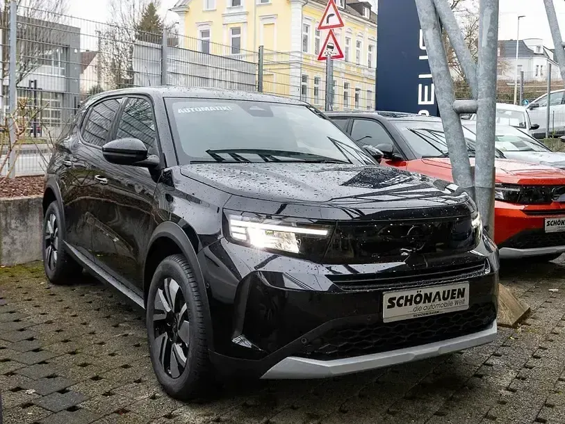Neu Opel Frontera 145 PS (106 kW) 2026 Schwarz SUV