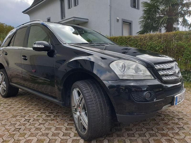 Gebraucht Mercedes ML280 190 PS (139 kW) 2008 Schwarz SUV