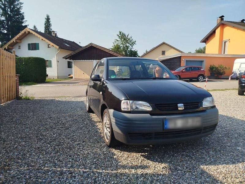 Schwarz Gebraucht 2000 Seat Arosa Kleinwagen | 500 € (Superpreis) - Bild 1/4