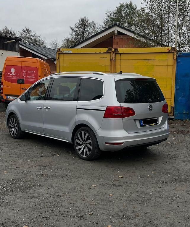 Gebraucht VW Sharan Highline 177 PS (130 kW) 2015 Silber Van / Kleinbus