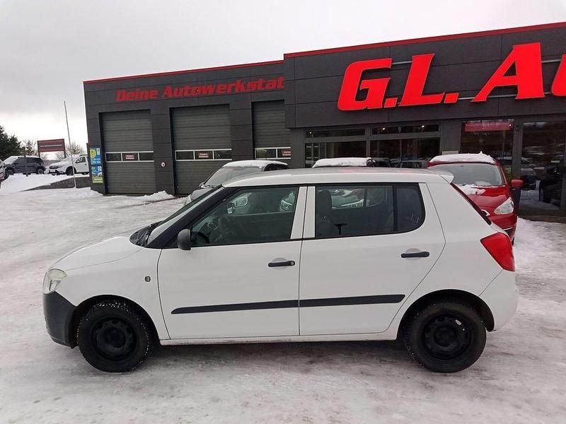 Gebraucht Skoda Fabia Classic 60 PS (44 kW) 2010 Weiß Limousine