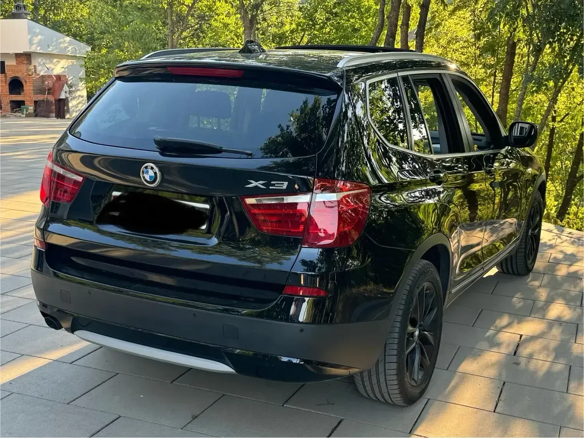 Gebraucht BMW X3 143 PS (105 kW) 2011 Schwarz SUV