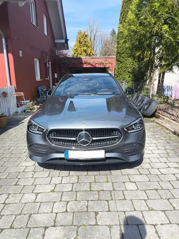 Gebraucht Mercedes C300 258 PS (189 kW) 2023 Grau Limousine