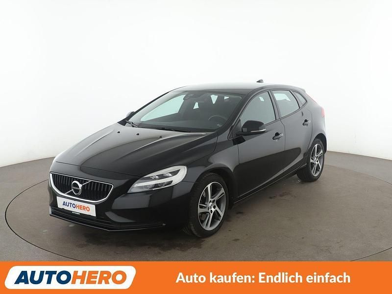 Schwarz Gebraucht 2019 Volvo V40 Momentum Kombi | 15.980 € (Fairer Preis) - Bild 1/3