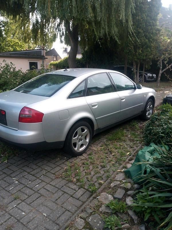 Silber Gebraucht 2002 Audi A6 Limousine | 1.500 € (Guter Preis) - Bild 1/4