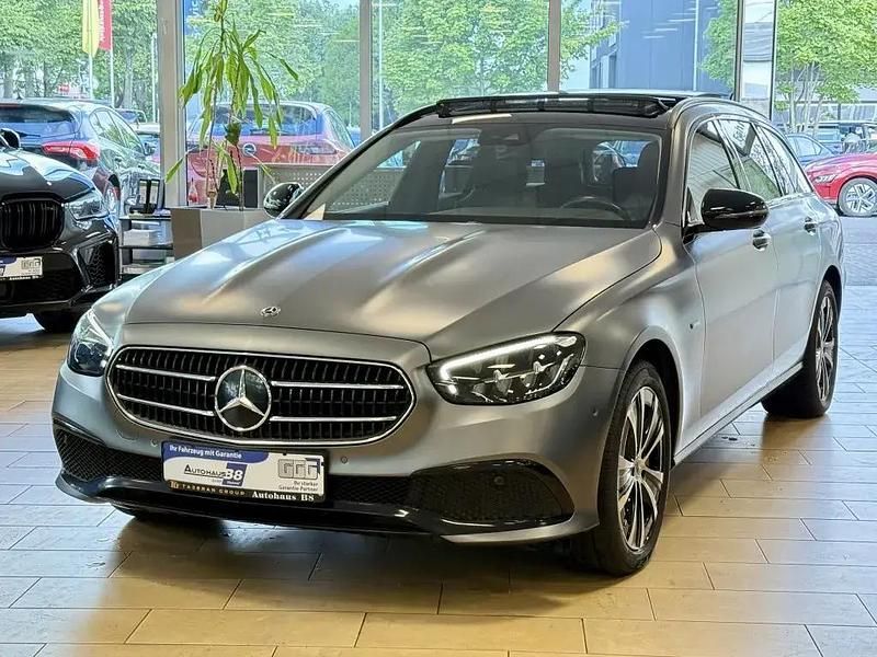 Grau Gebraucht 2020 Mercedes E300 Avantgarde Kombi | 32.200 € (Fairer Preis) - Bild 1/4