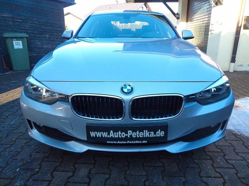 Gebraucht BMW 316 116 PS (85 kW) 2012 Glaciersilber Limousine