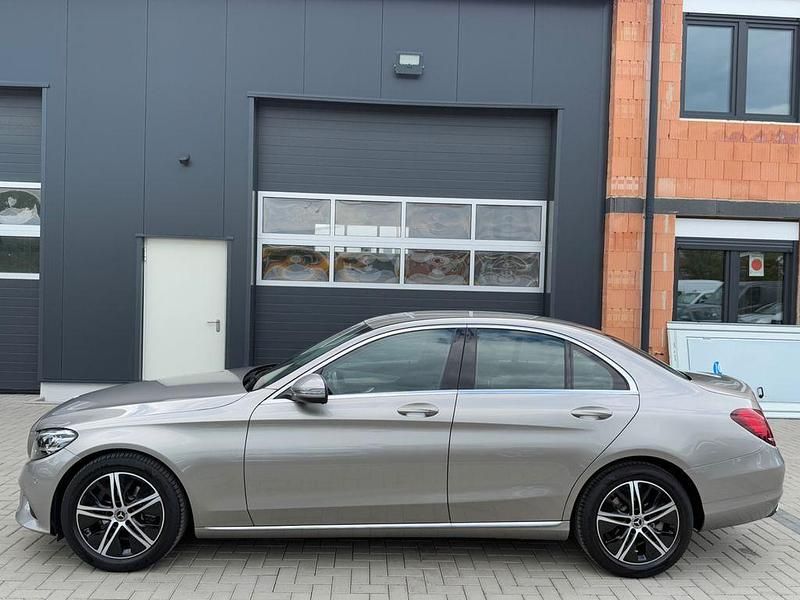 Gebraucht Mercedes C180 Avantgarde 156 PS (114 kW) 2021 Silber Limousine