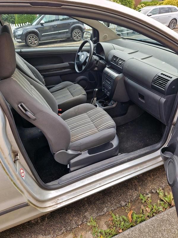 Silber Gebraucht 2005 VW Fox Kleinwagen | 550 € (Superpreis) - Bild 1/4