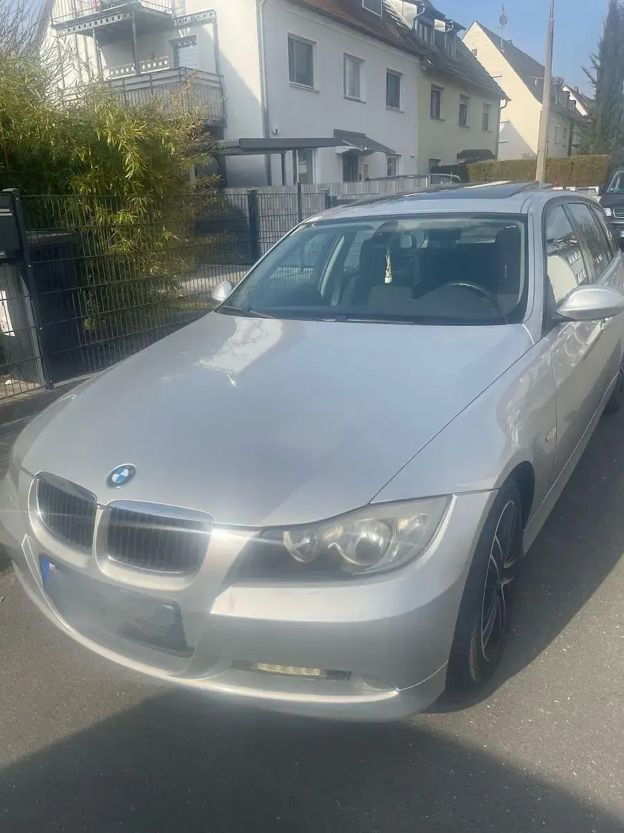 Gebraucht BMW 320 177 PS (130 kW) 2008 Silber Kombi