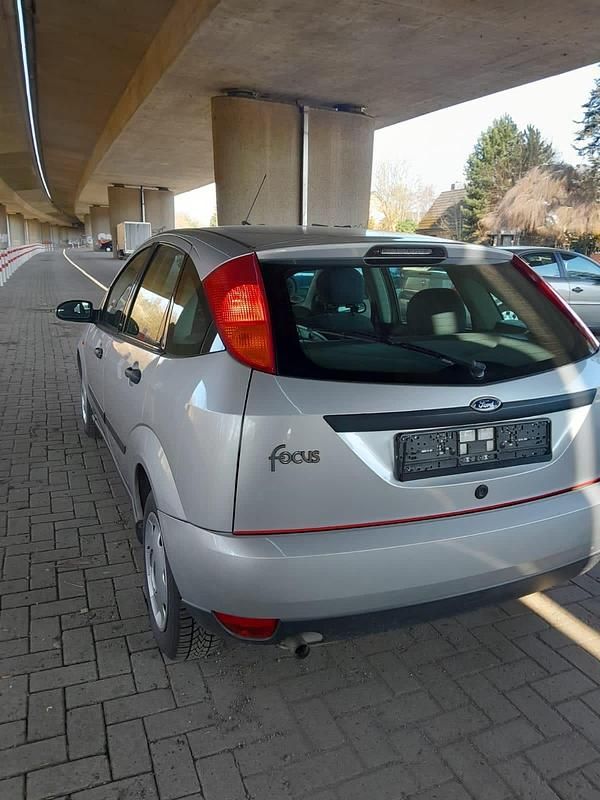 Usata Ford Focus 75 CV (55 kW) 1999 Argento Station wagon