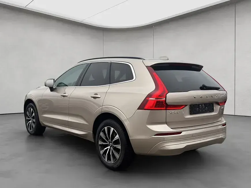 Gebraucht Volvo XC60 Core 250 PS (183 kW) 2024 Silber SUV