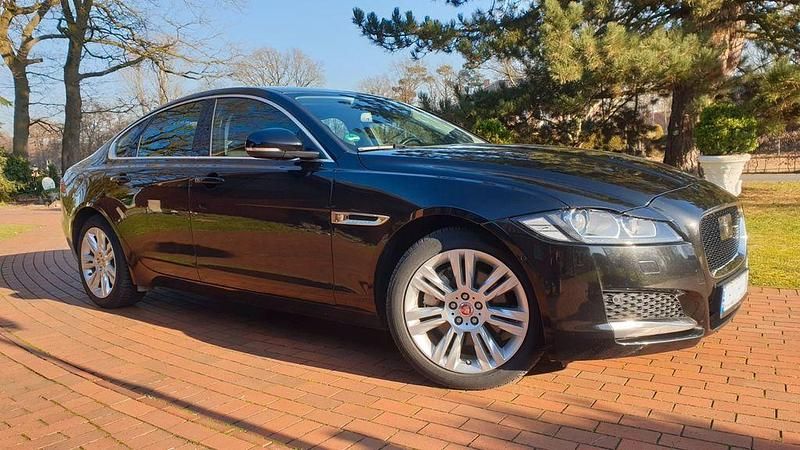 Gebraucht Jaguar XF Prestige 179 PS (131 kW) 2016 Schwarz Limousine