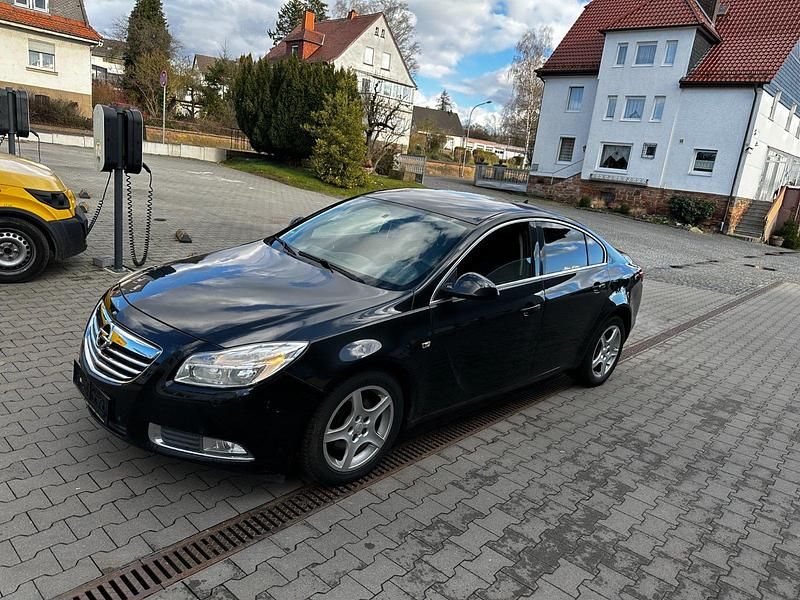 Schwarz Gebraucht 2010 Opel Insignia Limousine | 3.200 € (Guter Preis) - Bild 1/4