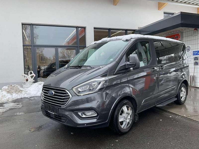 Gebraucht Ford Tourneo Titanium 170 PS (125 kW) 2018 Magneticgrau (metallic) Van / Kleinbus