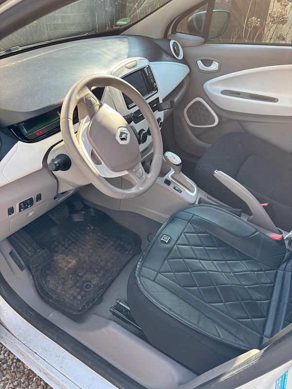 Gebraucht Renault Zoe 79 kW (108 PS) 2019 Weiß Kleinwagen