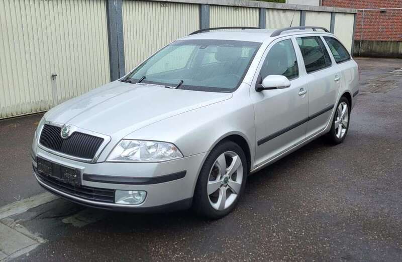 Silber Gebraucht 2005 Skoda Octavia Elegance Kombi | 1.500 € (Fairer Preis) - Bild 1/4
