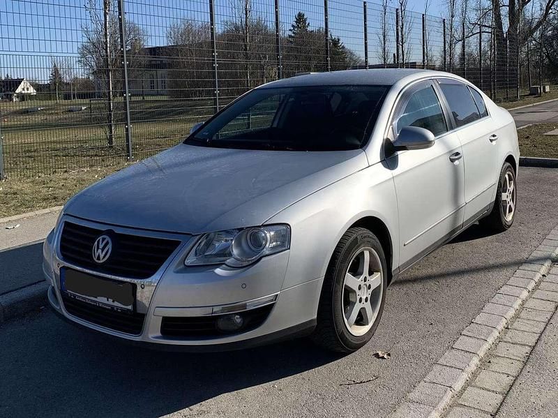 Grau Gebraucht 2007 VW Passat Comfortline Limousine | 2.300 € (Fairer Preis) - Bild 1/4