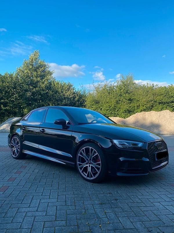 Gebraucht Audi S3 Ambiente 310 PS (228 kW) 2018 Schwarz Limousine