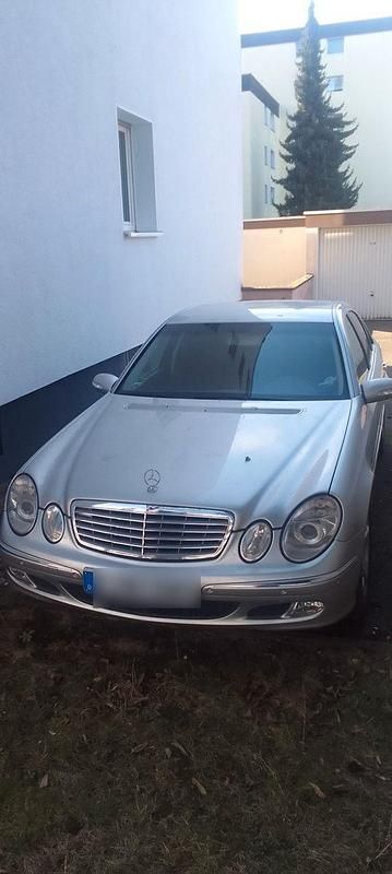 Grau Gebraucht 2003 Mercedes 200 Limousine | 6.500 € (Fairer Preis) - Bild 1/4
