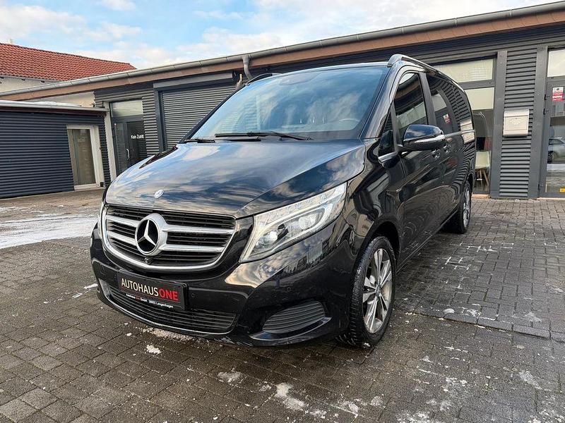 Schwarz Gebraucht 2015 Mercedes V250 Avantgarde Van / Kleinbus | 34.890 € (Guter Preis) - Bild 1/4