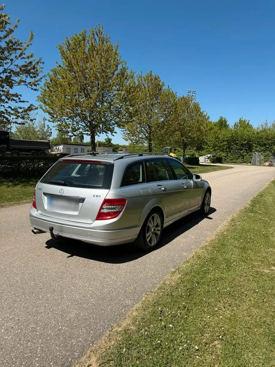 Second-hand Mercedes C220 Avantgarde 170 CP (125 kW) 2008 Argintiu Break