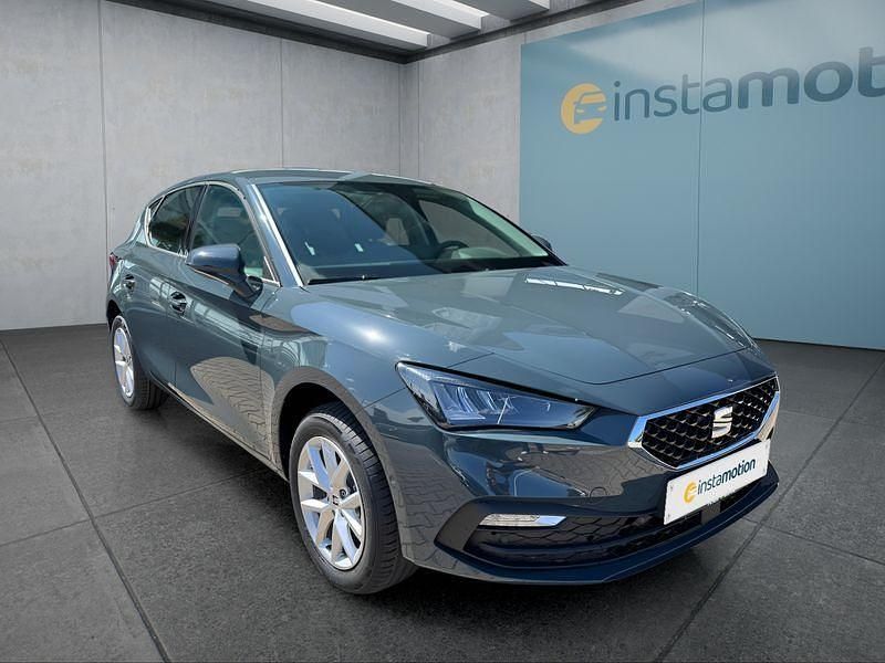 Second-hand Seat Leon 150 CP (110 kW) 2025 Albastru Hatchback