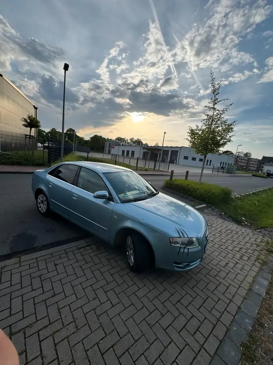Gebraucht Audi A4 131 PS (96 kW) 2006 Blau Limousine