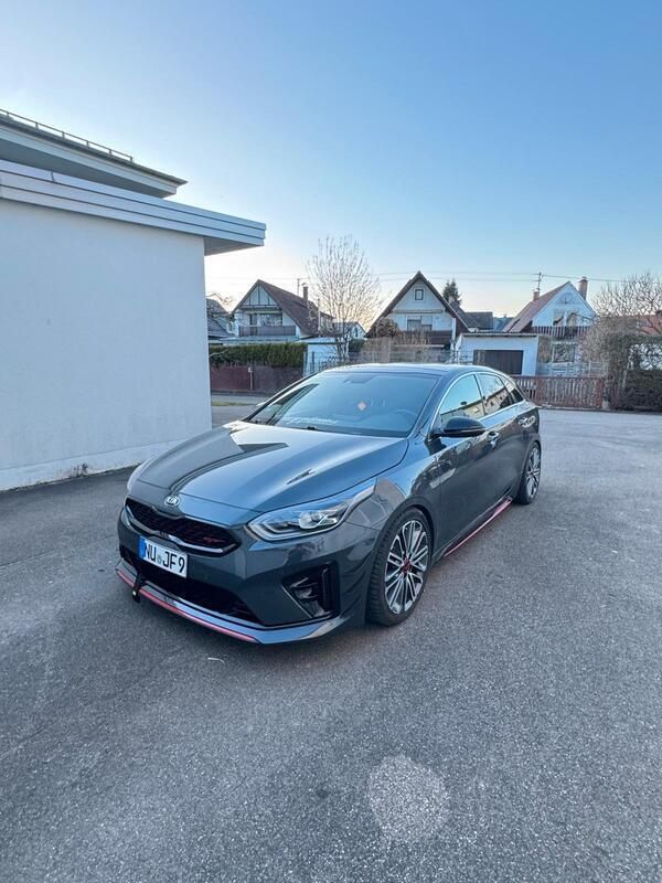 Grau Gebraucht 2020 Kia ProCeed GT 2 Kleinwagen | 22.500 € (Fairer Preis) - Bild 1/4
