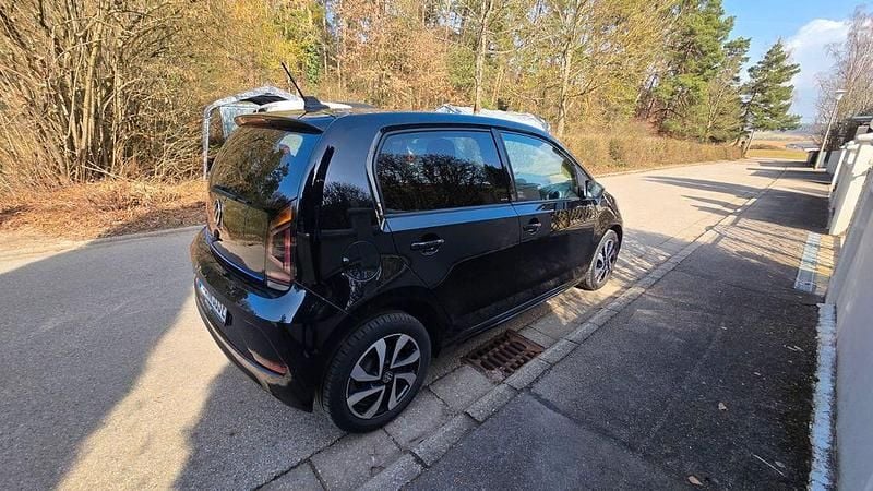Gebraucht VW e-up! Active 61 kW (83 PS) 2021 Schwarz Kleinwagen
