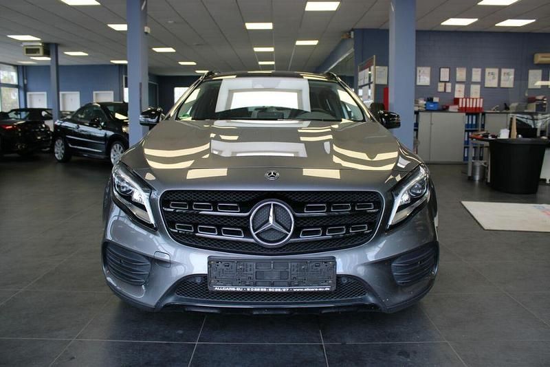 Gebraucht Mercedes GLA200 Edition 156 PS (114 kW) 2018 Grau SUV