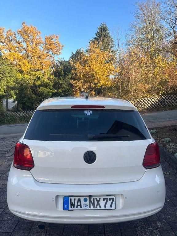 Używany VW Polo 90 KM (66 kW) 2012 Biały Hatchback