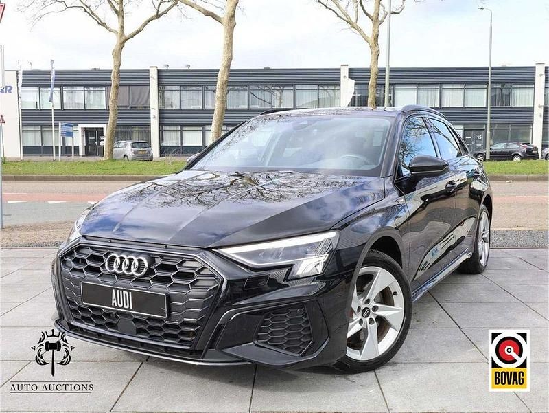 Gebraucht Audi A3 Competition 245 PS (180 kW) 2022 Schwarz Limousine