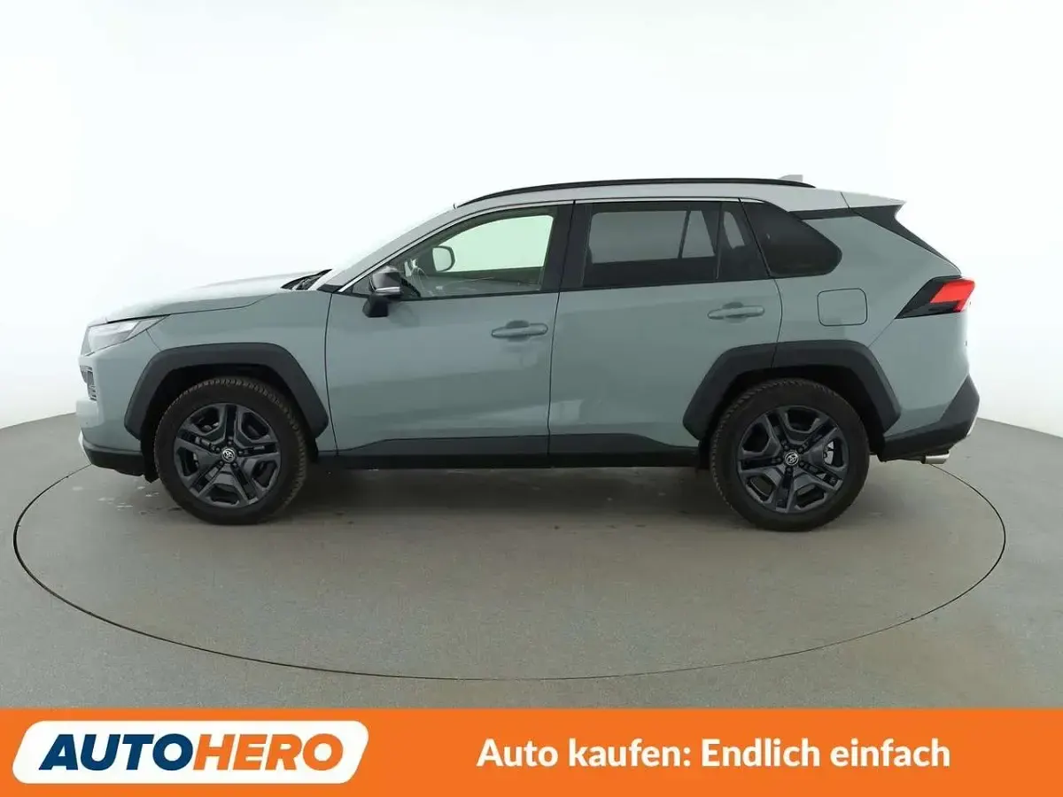 Gebraucht Toyota RAV4 Hybrid 222 PS (163 kW) 2023 Grün SUV