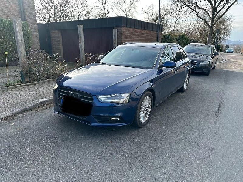 Gebraucht Audi A4 177 PS (130 kW) 2013 Blau Kombi