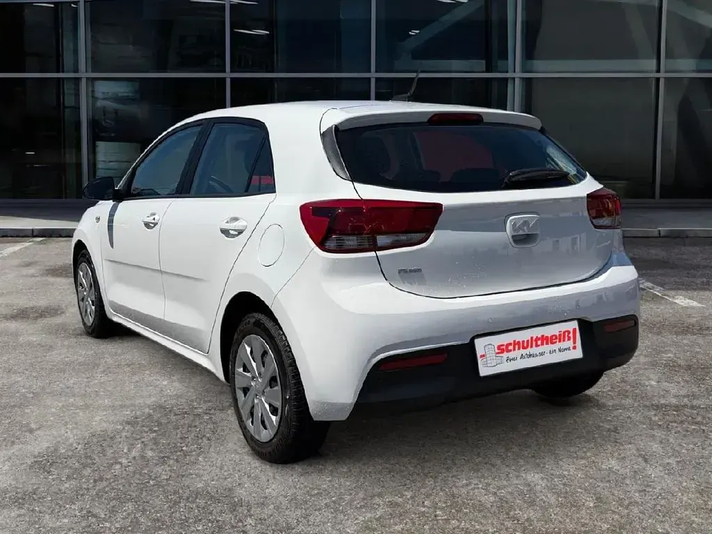 Gebraucht Kia Rio Edition 7 84 PS (61 kW) 2023 Weiß Limousine