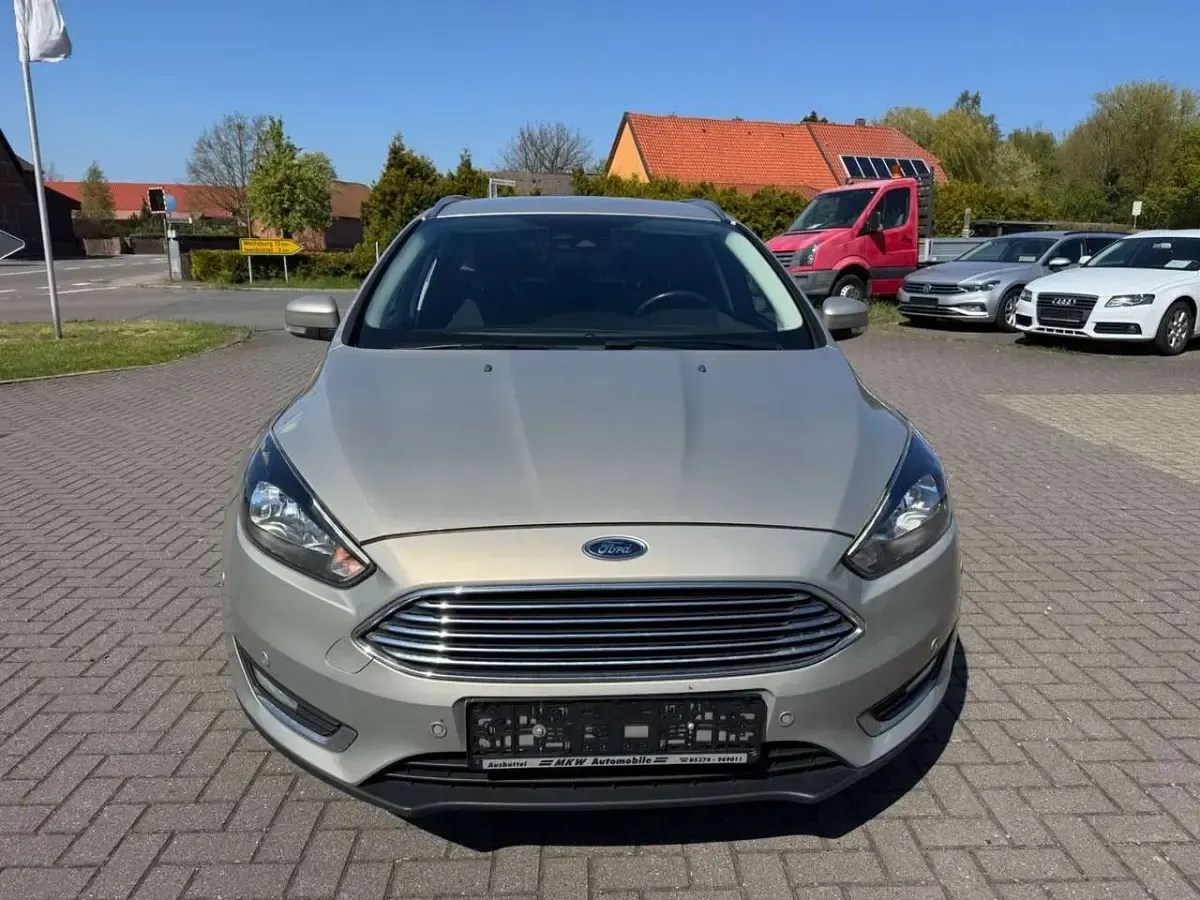 Używany Ford Focus Titanium 120 KM (88 kW) 2015 Srebrny Kombi
